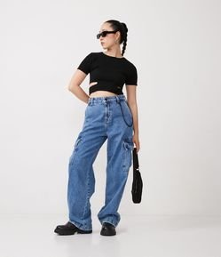 Calça Cargo Jeans com Corrente Lateral e Bolso Grande