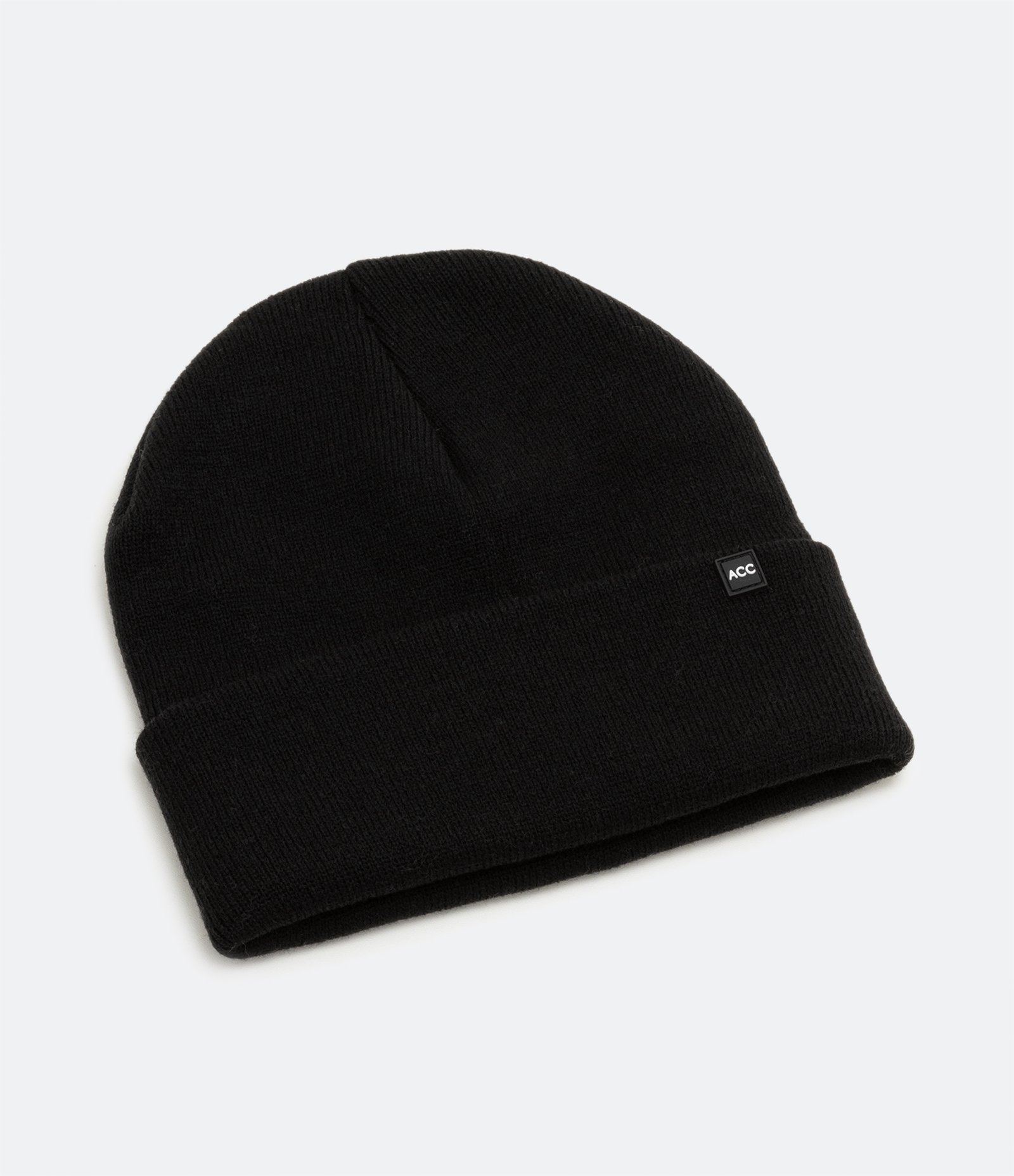 Gorro com Dobra e Etiqueta Aplicada Preto 1