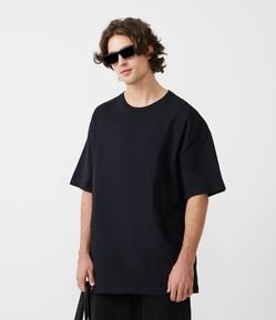 Camiseta Oversized Básica em Algodão com Manga Curta