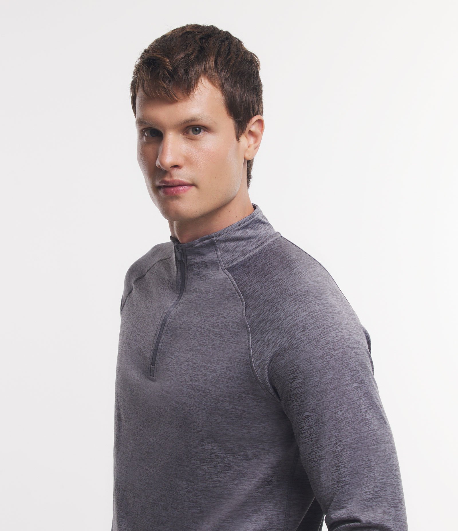 Camiseta Térmica Esportiva com Zíper na Gola e Recortes 4