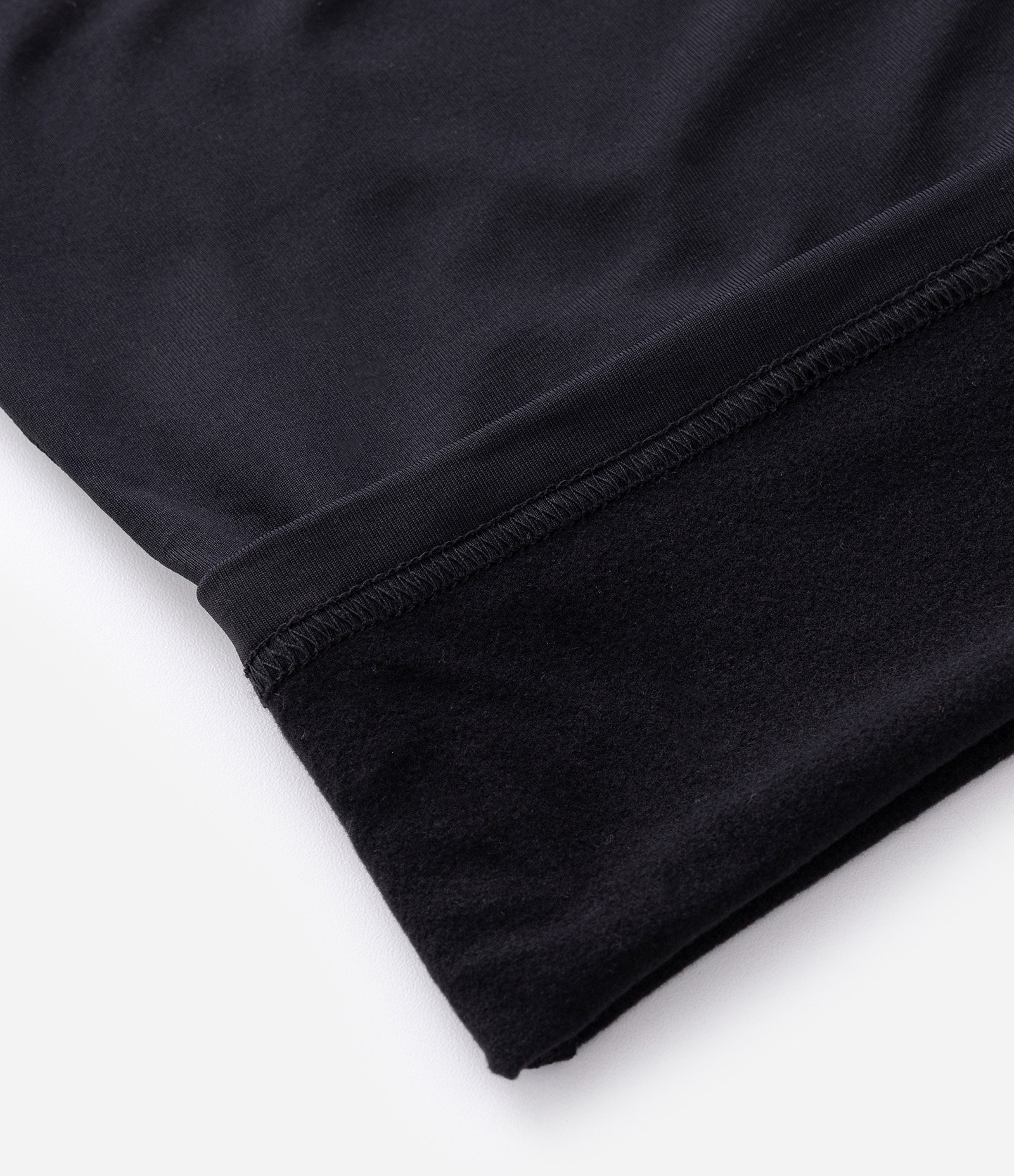 Camiseta Térmica Esportiva com Zíper na Gola e Recortes Preto 12