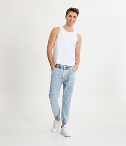 Calça Jogger Jeans com Efeito Marmorizado e Cordão