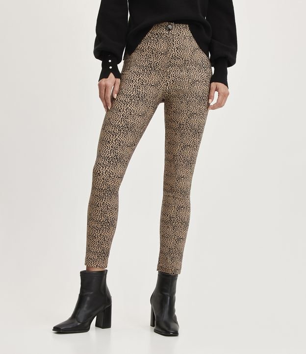 Calça Skinny em Bengaline com Estampa Animal Print