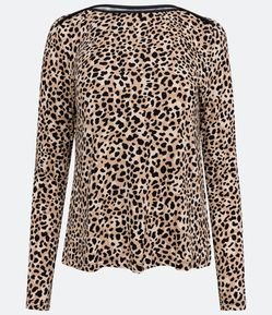 Blusa em Meia Malha com Estampa Animal Print de Onça