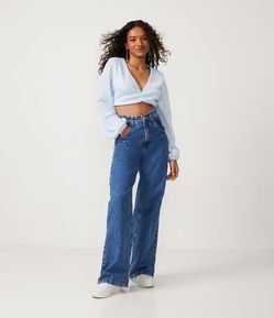 Blusa Cropped Texturizada com Manga Longa e Franzido no Busto