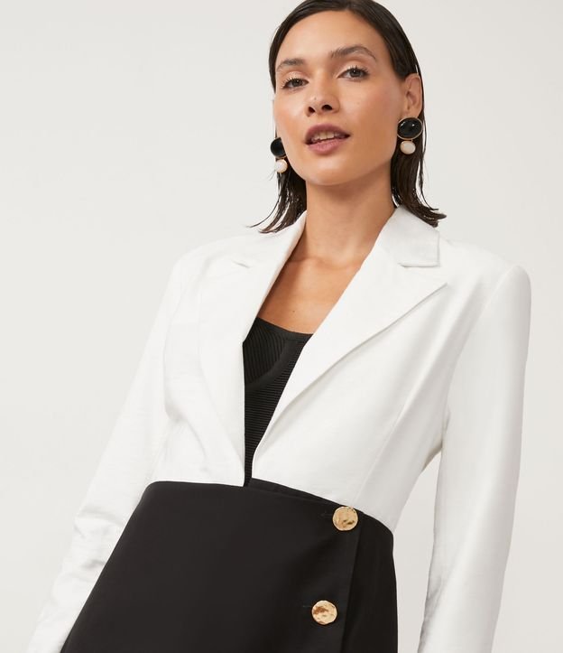 Blazer em Alfaiataria com Barra Contrastante e Abertura Lateral Branco 6
