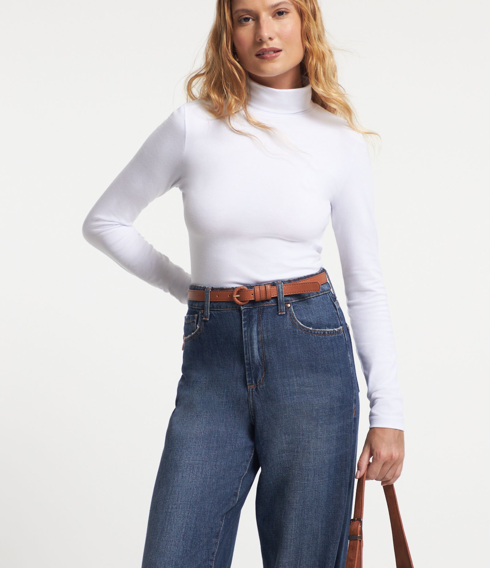 Blusa em Meia Malha com Gola Alta Branco 1