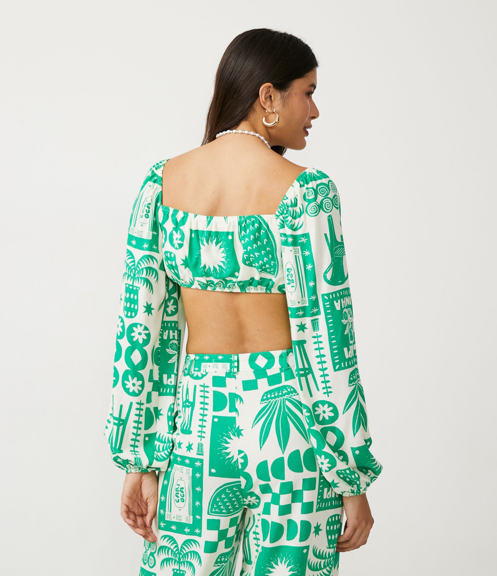 Blusa Cropped em Tricoline com Manga Bufante e Estampa Ícones Divertidos Verde 3