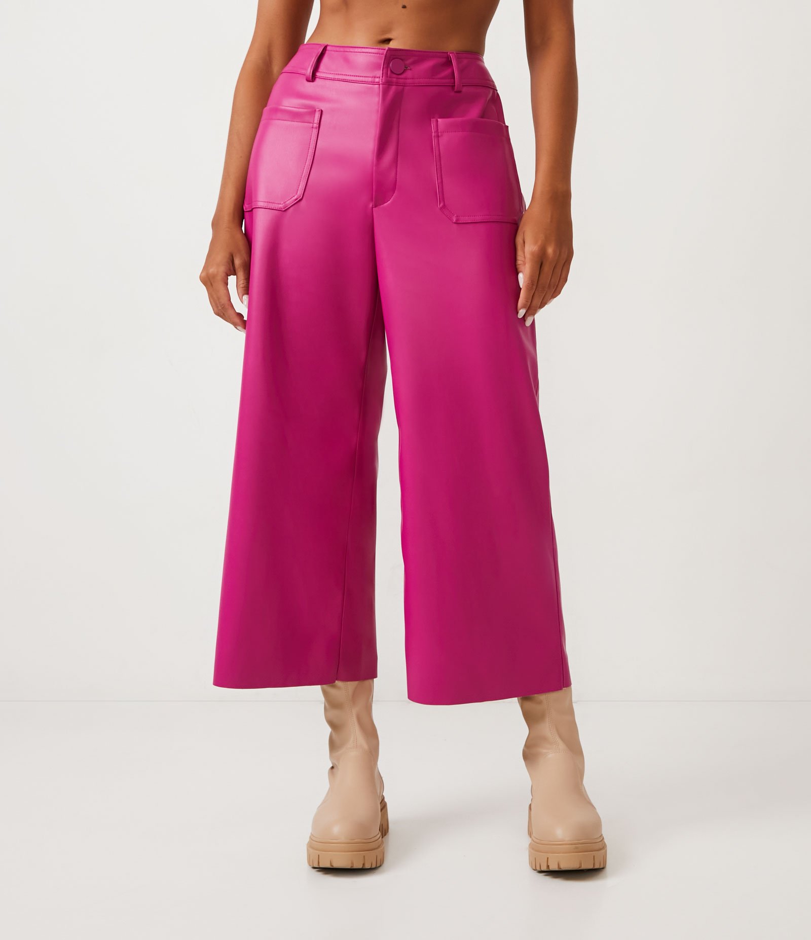 Calça Wide Leg em Material Sintético com Bolso Frontal Rosa 2