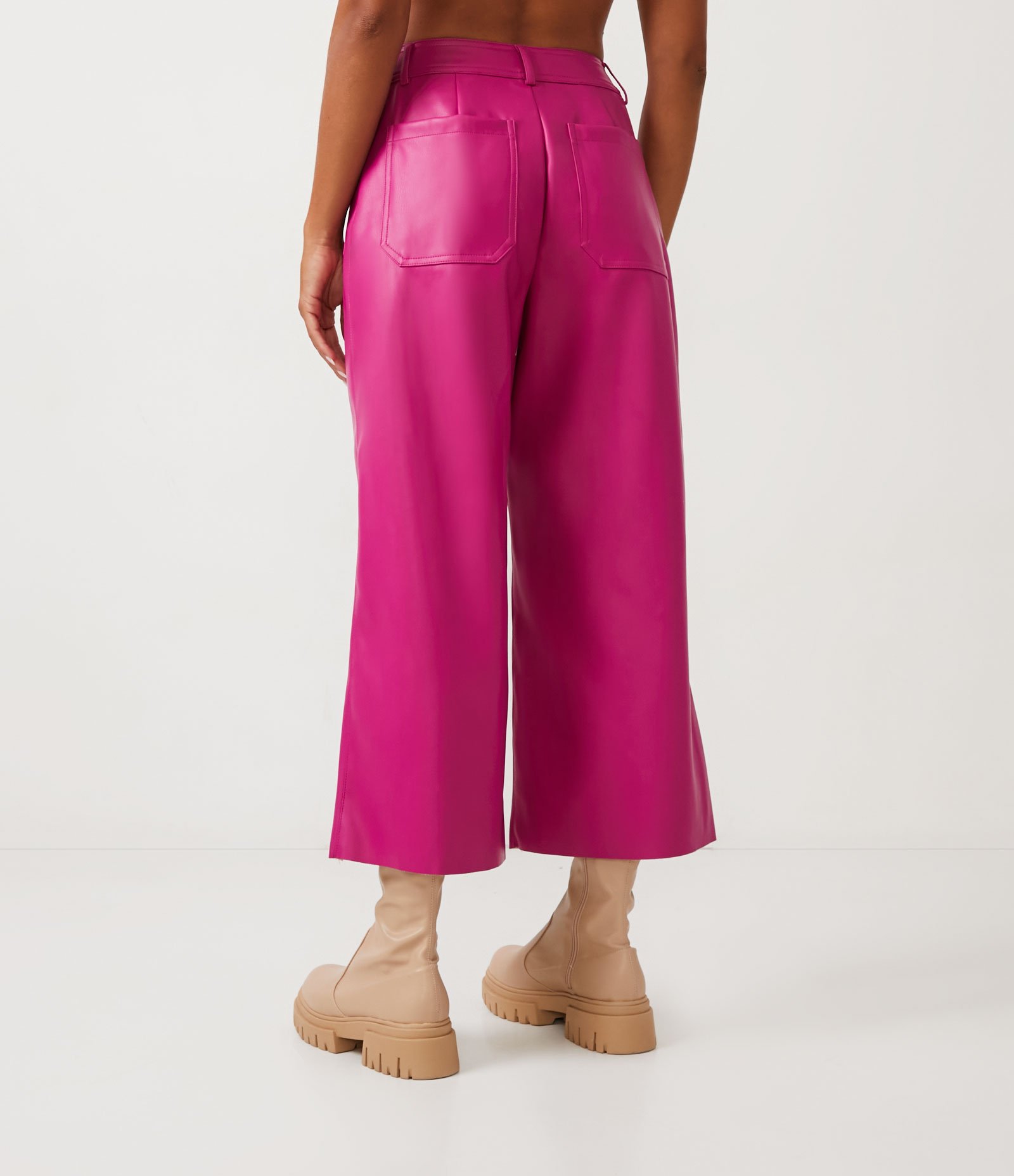 Calça Wide Leg em Material Sintético com Bolso Frontal Rosa 3