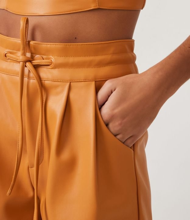 Short en Material Sintético con Lazo en la Cintura y Bolsillos Marrón 4
