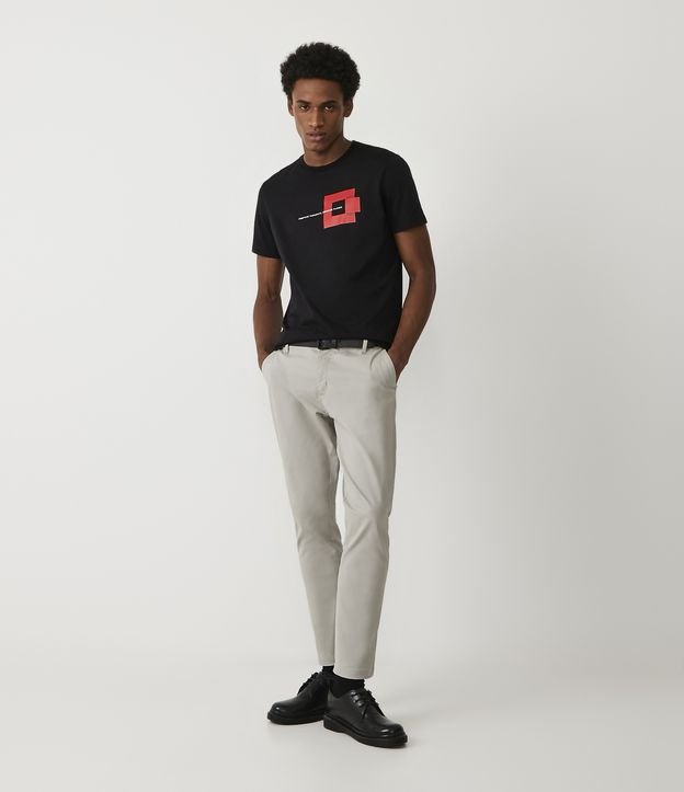Camiseta Slim em Algodão com Estampa Geométrica e Lettering Preto 2