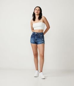 Short Cintura Alta em Jeans com Bolsos e Barra Desfeita com Franjas