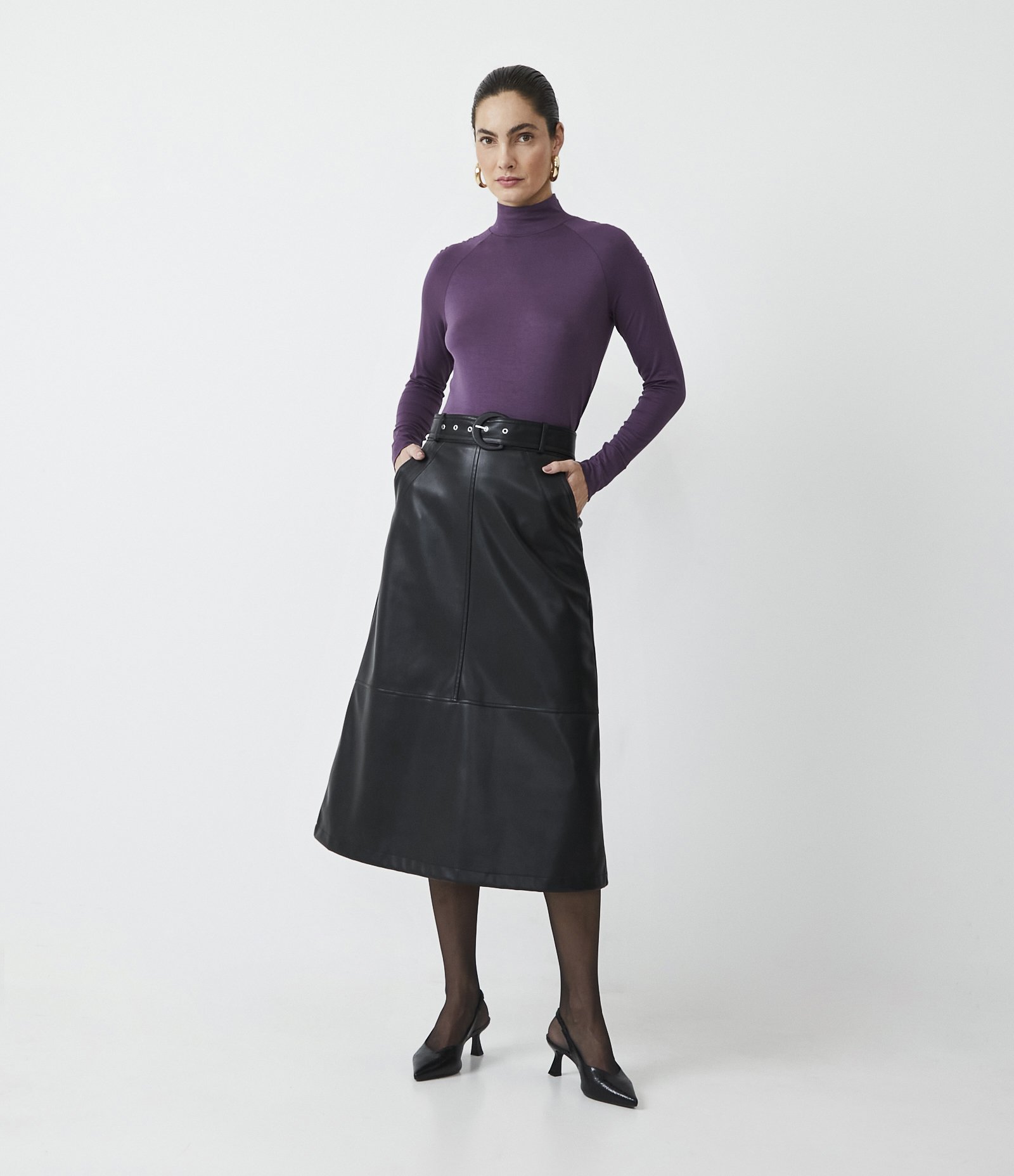 Blusa em Meia Malha com Gola Alta e Franzido no Ombro Roxo 2