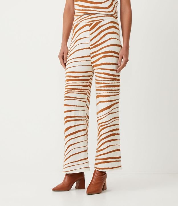Calça Pantalona em Tricô com Estampa Animal Print Zebra Marrom 2