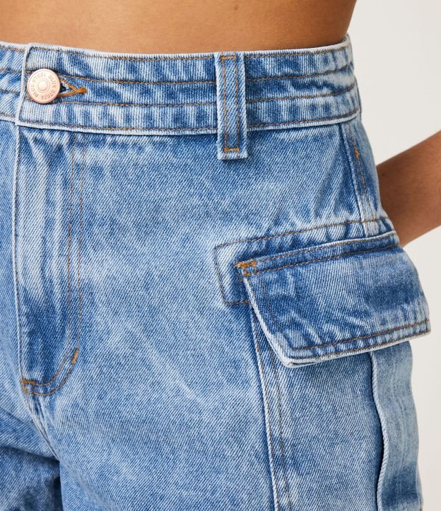 Short Cintura Alta em Jeans com Bolsos Cargo Laterais Azul 4