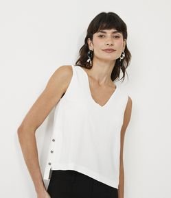 Blusa de Alça com Detalhe em Botão