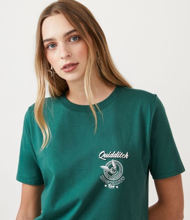 Remera T-Shirt en Media Malla con Estampado Quidditch Hogwarts Verde 4