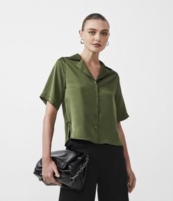 Camisa Manga Curta com Textura Acetinada