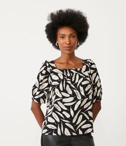 Blusa em Crepe com Manga Bufante e Estampa Folhas