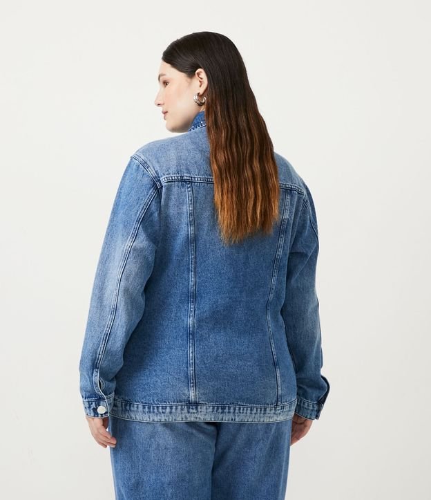 Campera Trucker Jeans con Tachas y Abotonado Frontal Curve & Plus Size Azul 3