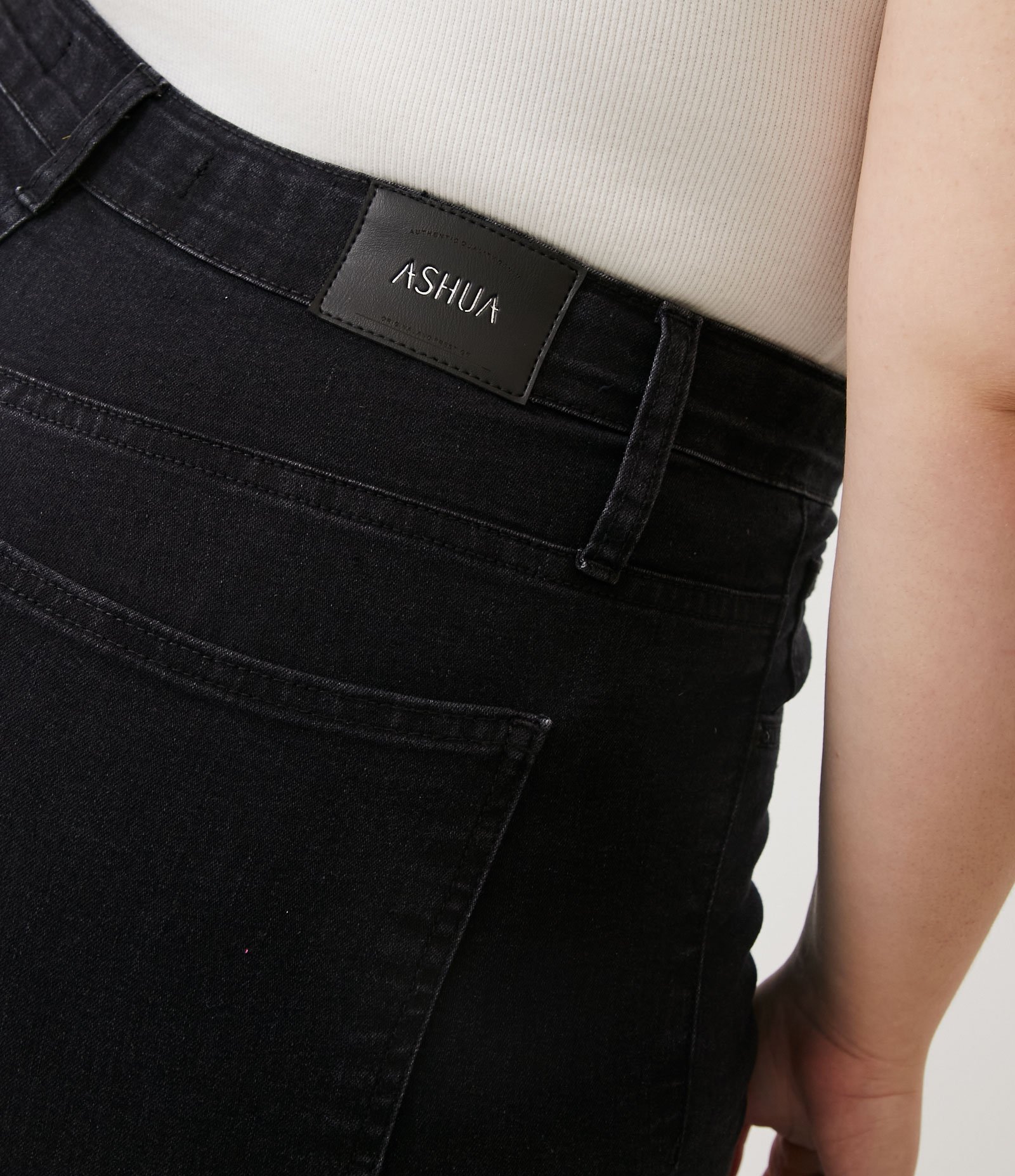 Calça Skinny Jeans com Abertura na Barra Curve & Plus Size Preto 5