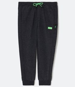 Calça Jogger em Moletom com Patch e Zíper no Bolso