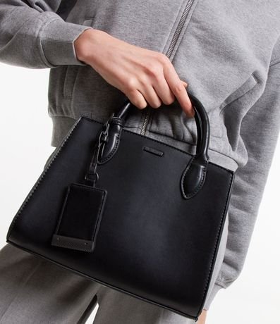 Bolsa Satchel com Pendente e Alça de Gorgurão Menor preço em Bolsa Satchel com Pendente e Alça de Gorgurão