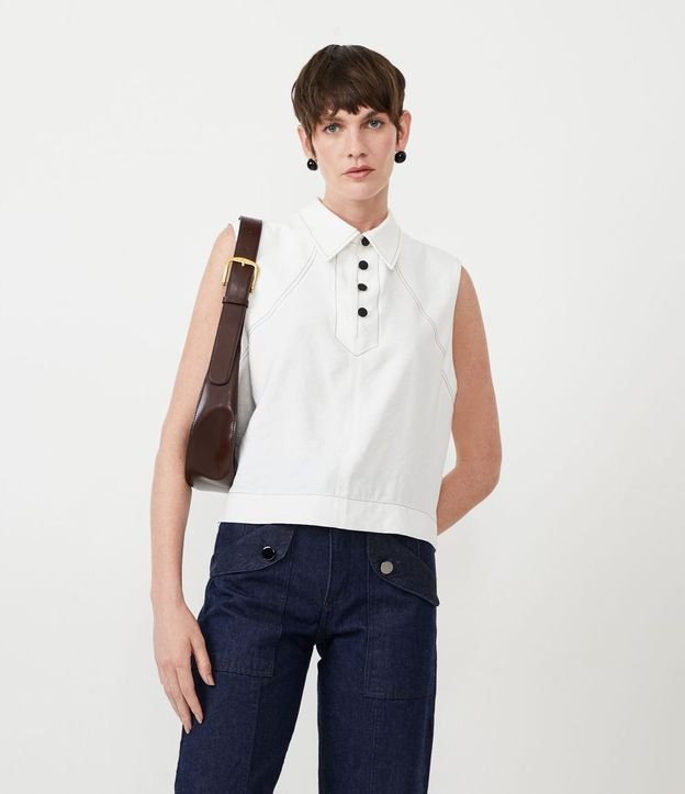 Blusa em Viscose com Gola Diferenciada e Pesponto Contrastante