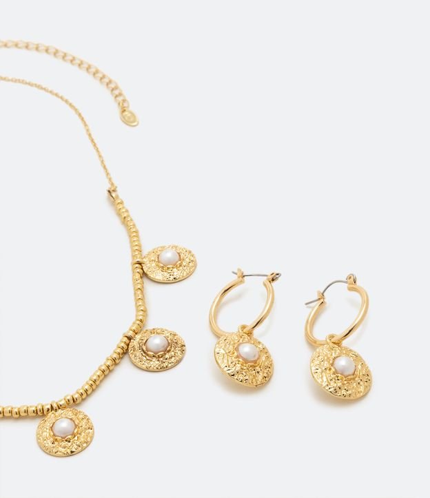 Conjunto Caravana y Collar en Metal con Cuentas y Medallas con Perlas Dorado 2