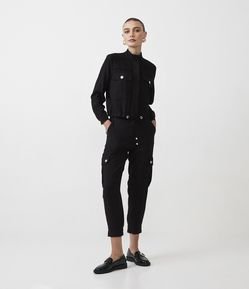 Pantalón Zanahoria en Viscosa con Bolsillo Cargo