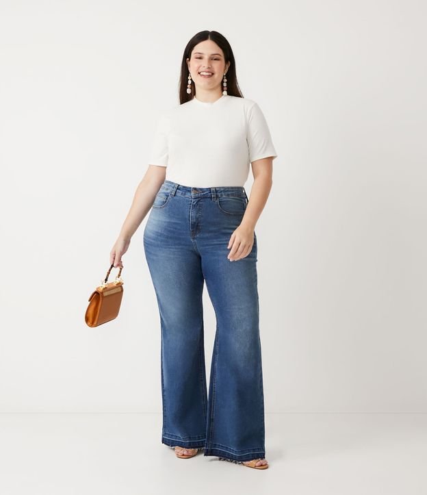 Calça Flare Jeans com Barra Desfeita Curve & Plus Size - Cor: Azul -  Tamanho: 56 - Shopping TudoAzul