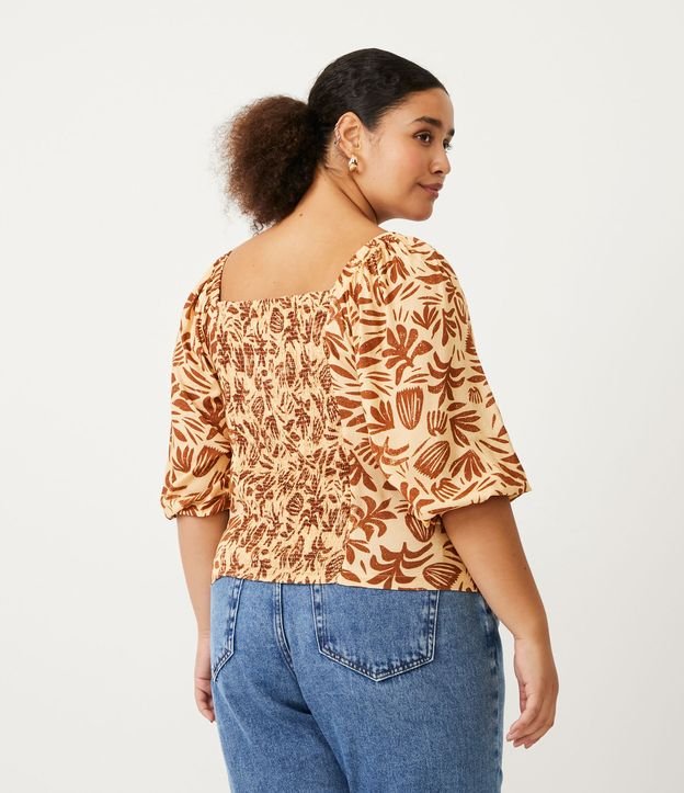 Blusa en Viscosa con Manga 3/4 y Estampado Follajes Curve & Plus Size Marrón 3