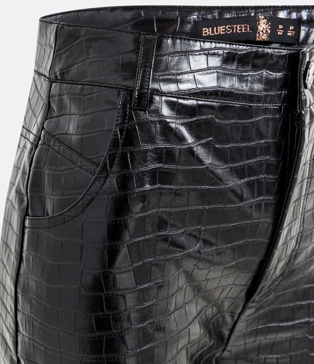 Blusa Cropped Corset em Material Sintético com Textura Croco Preto