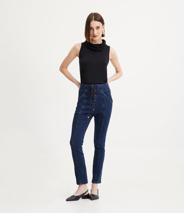 Calça Skinny Jeans com Elastano e Fechamento Trançado em Cordinha Azul Escuro 1