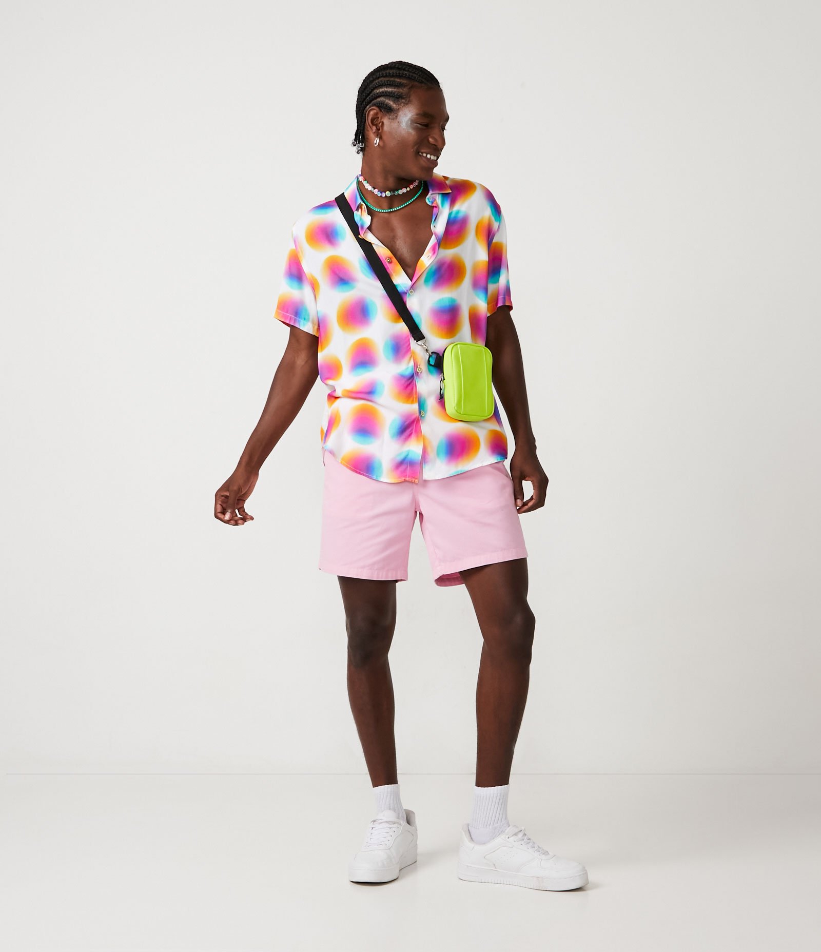 Bermuda Regular em Sarja com Elástico no Cós e Cordão 1