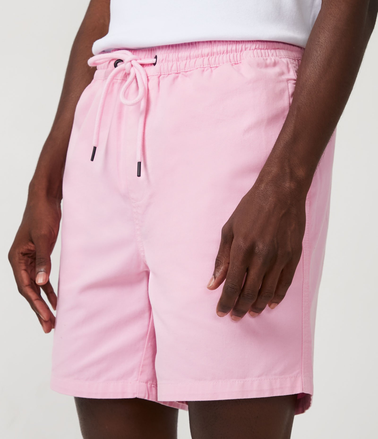 Bermuda Regular em Sarja com Elástico no Cós e Cordão 2