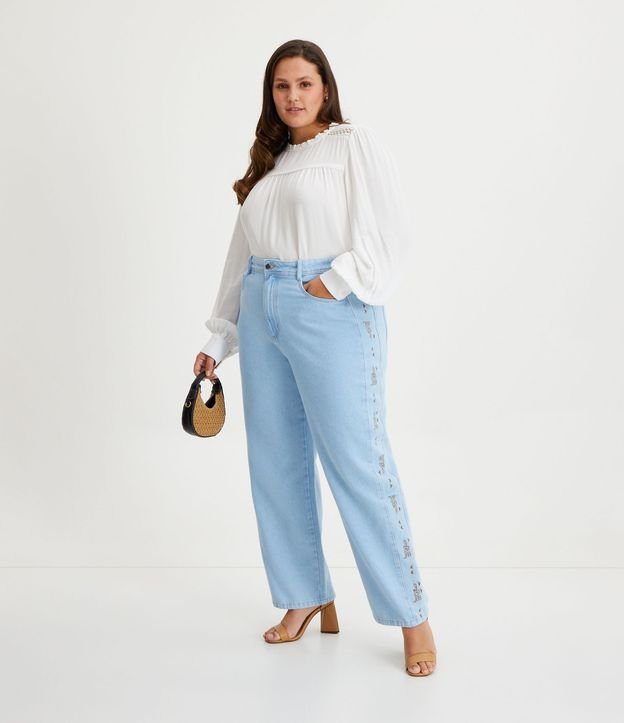 Pantalón Recto Jeans Delavé con Recorte y Bordado Lateral Curve & Plus Size Azul 1