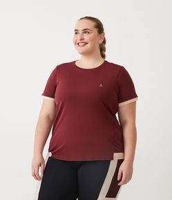 Camiseta Esportiva em Poliamida com Detalhe na Manga Curve & Plus Size