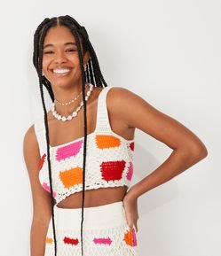 Blusa Sem Manga em Tricô com Blocos de Cor e Pontos Crochê