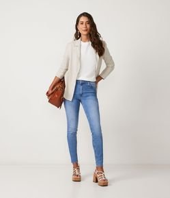 Calça Skinny Jeans com Elastano