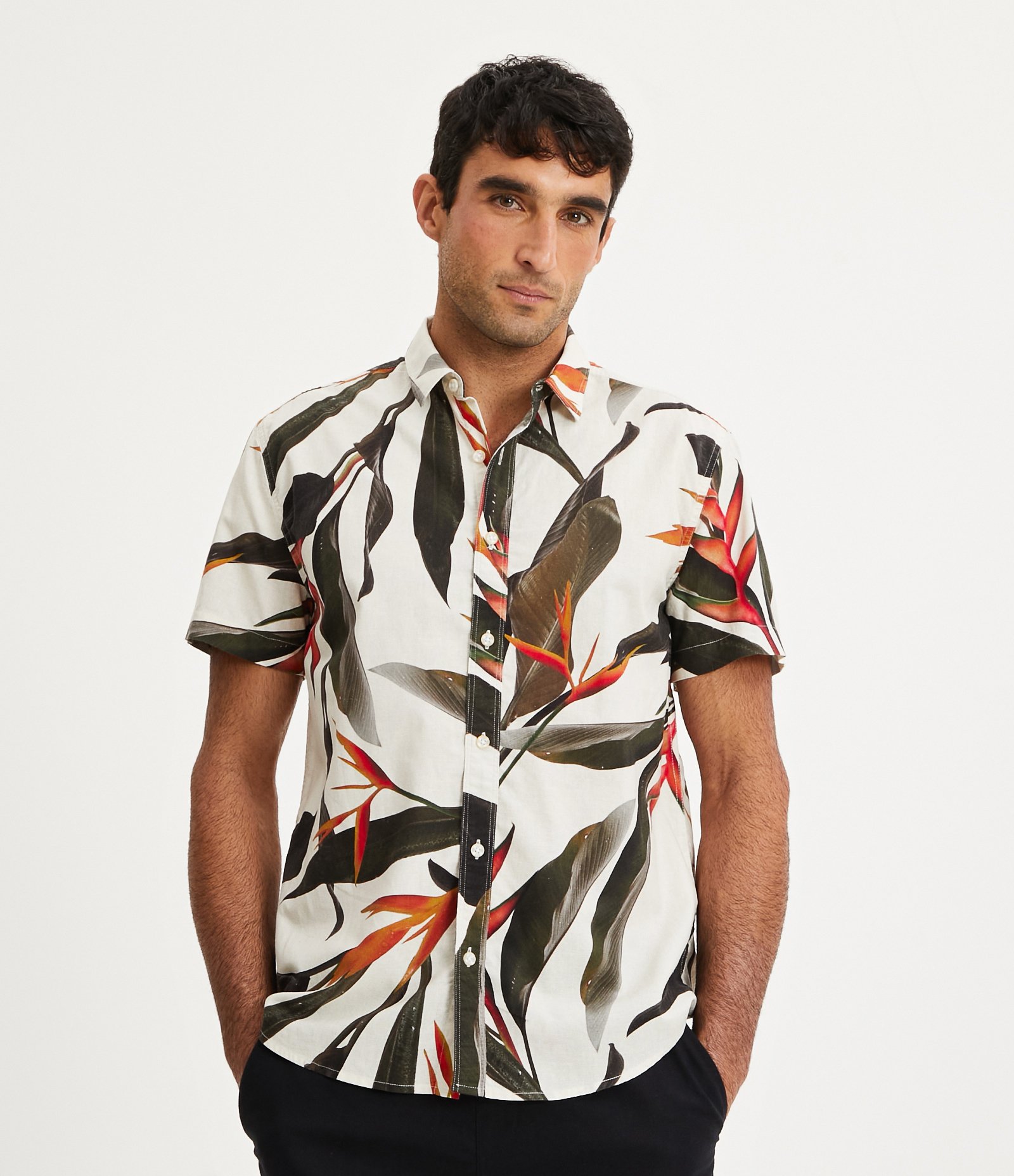 Camisa em Algodão com Estampa de Folhagem Bege 1