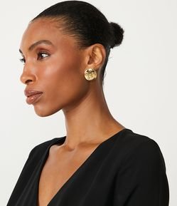 Brinco Medalha Redonda em Metal