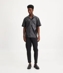 Camisa Boxy em Material Sintético com Gola Lapela e Bolso Frontal
