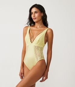 Body em Microfibra sem Bojo com Detalhe em Renda e Tiras