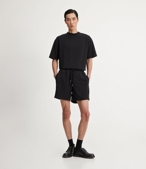 Bermuda Slim Texturizada con Lazo y Bolsillos Negro 1