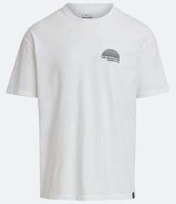 Camiseta Comfort em Meia Malha com Estampa Geométrica