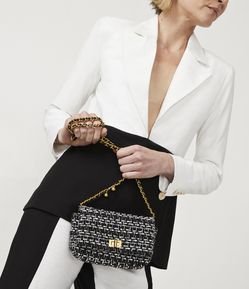 Bolsa Tranversal em Tweed Matelassê com Alça de Corrente