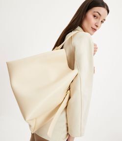 Bolsa Shopper Grande com Detalhe de Fivelas na Alça