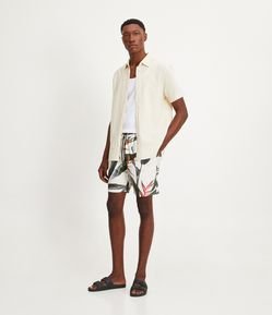 Bermuda de Banho com Cós Elástico e Estampa de Folhagem